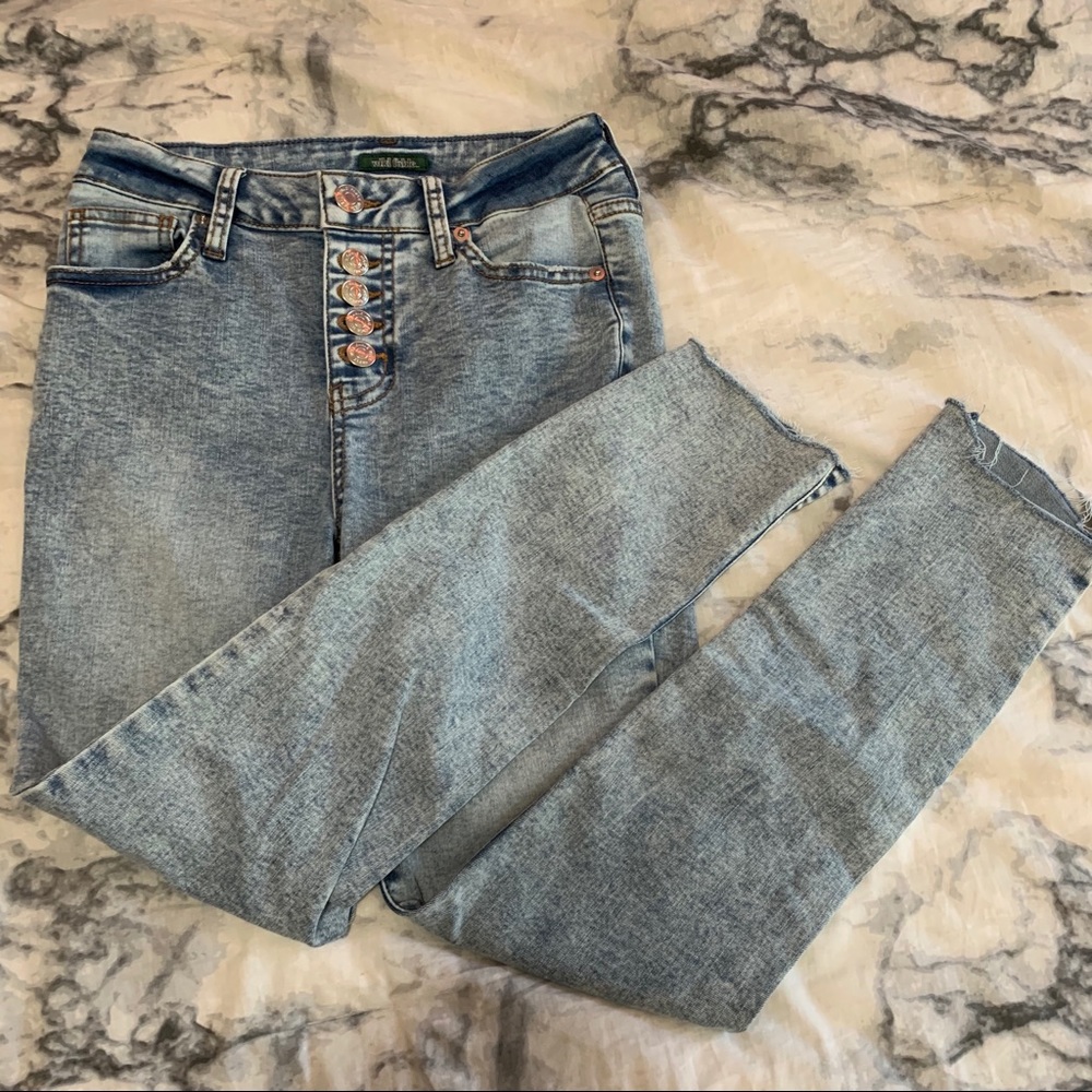 lightwash jeans